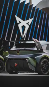 Cupra de competición en el escenario