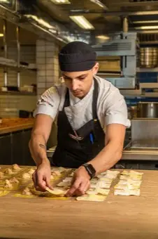 El chef emplatando